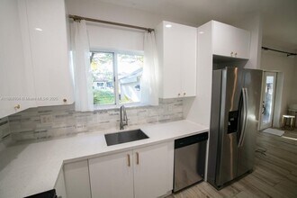 1112 NE 41st Ave in Homestead, FL - Building Photo - Building Photo