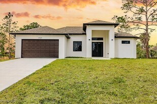 1707 McKinley Ave in Lehigh Acres, FL - Building Photo