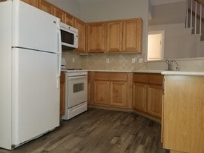 8668 Tom Noon Ave in Las Vegas, NV - Building Photo - Building Photo