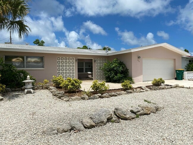 466 Gateway Dr in Merritt Island, FL - Building Photo - Building Photo