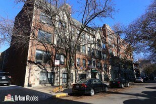 539 W Arlington Pl, Unit J09W in Chicago, IL - Building Photo