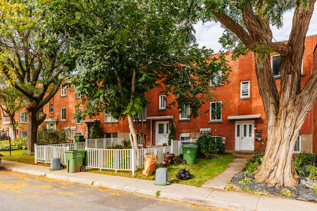 2261 Beaconsfield Av in Montréal, QC - Building Photo