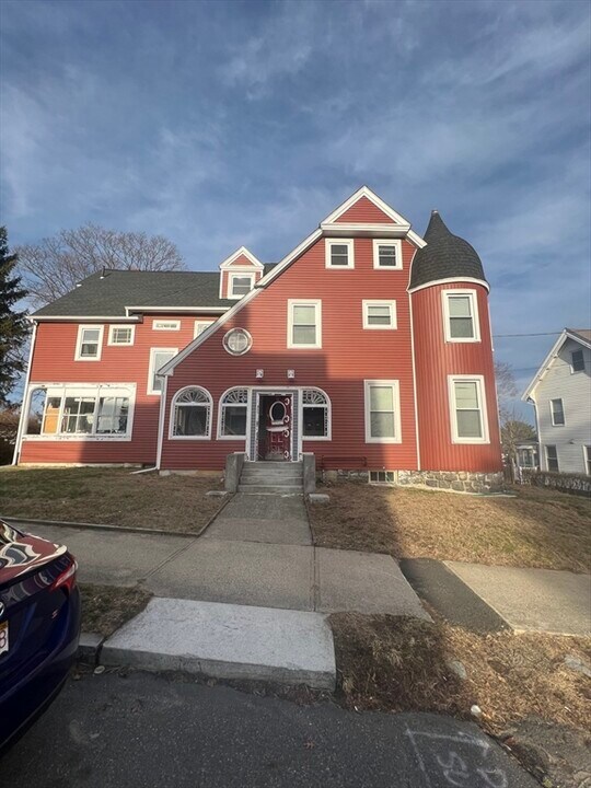 48 Grand View Ave, Unit 4 in Quincy, MA - Building Photo