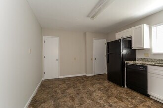 1450 Night Dr in Florissant, MO - Building Photo - Building Photo