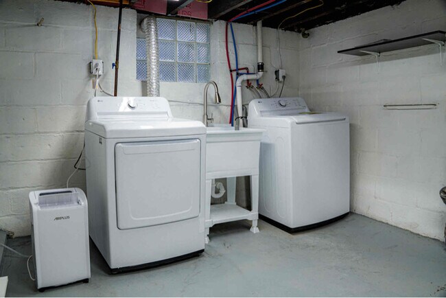 4227 Keller Alley in Pittsburgh, PA - Foto de edificio - Building Photo