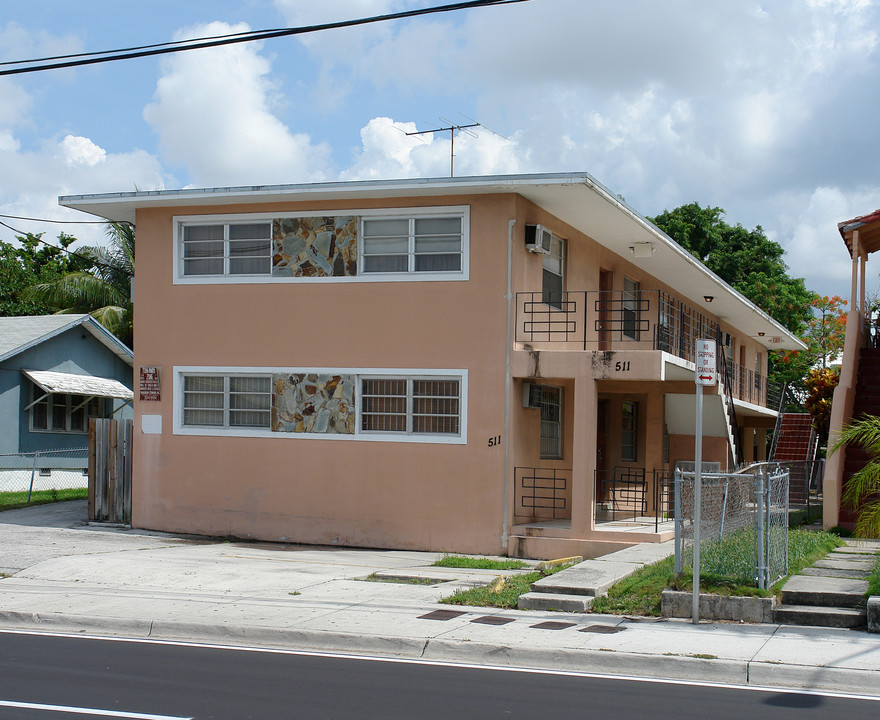 511 SW 7th St in Miami, FL - Building Photo