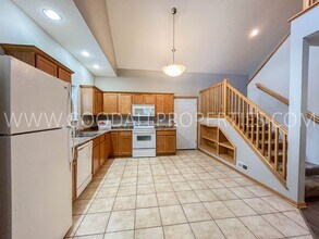 4308 153rd Pl in Urbandale, IA - Foto de edificio - Building Photo