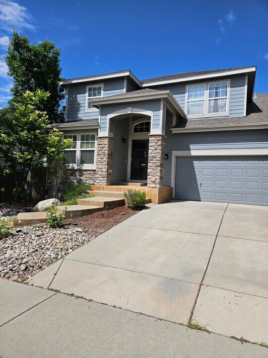 2353 Aral Dr in Longmont, CO - Building Photo