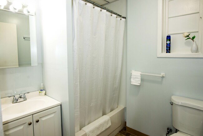 42 Everett St, Unit 2 in Boston, MA - Building Photo - Building Photo