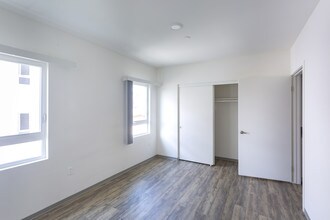 CHASE APARTMENTS in Northridge, CA - Building Photo - Interior Photo