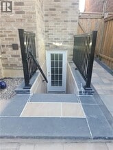 5349 Tenth Line W in Mississauga, ON - Building Photo - Building Photo