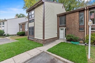 421 Barton Run Blvd in Marlton, NJ - Building Photo - Building Photo