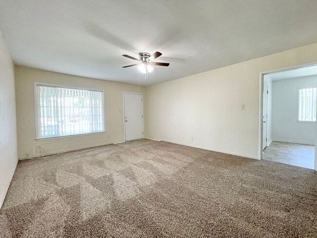 700-702 Poplar Ave in West Sacramento, CA - Building Photo - Building Photo