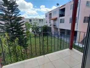 1255 W 53rd St in Hialeah, FL - Building Photo - Building Photo