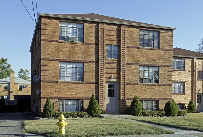 4324 Schenck Ave in Cincinnati, OH - Foto de edificio - Building Photo