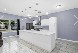 301 Tabor St in Houston, TX - Building Photo - Building Photo