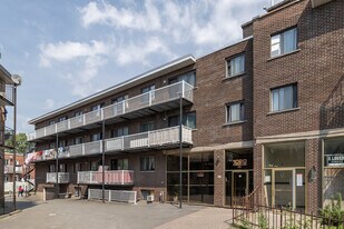 1020 Crémazie Boul O in Montréal, QC - Building Photo