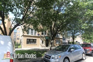 816 W Waveland, Unit A02C in Chicago, IL - Building Photo
