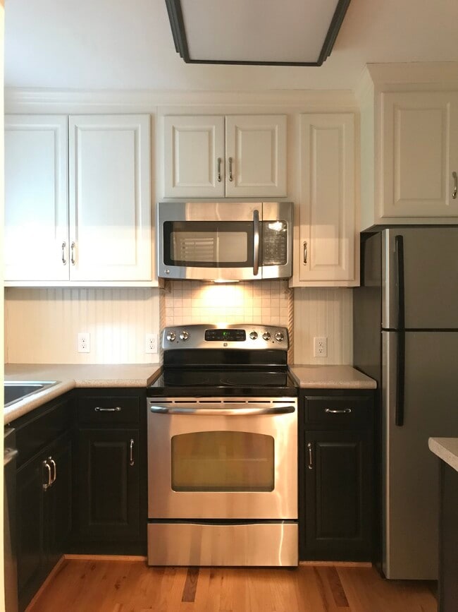 property at 804 N Avalon Rd