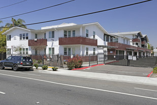 Mosaic Gardens at Willowbrook Apartamentos