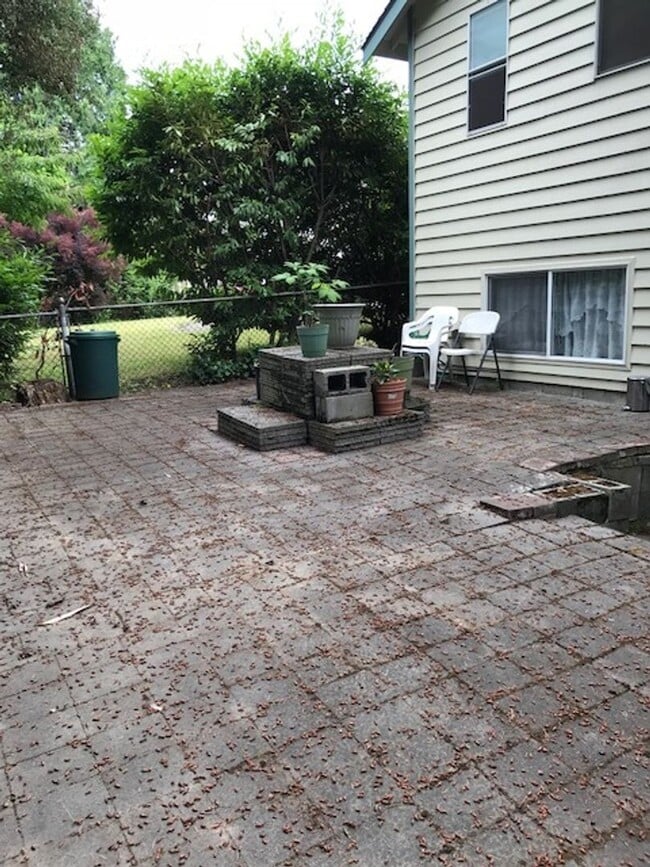 property at 3840 NE 89th St