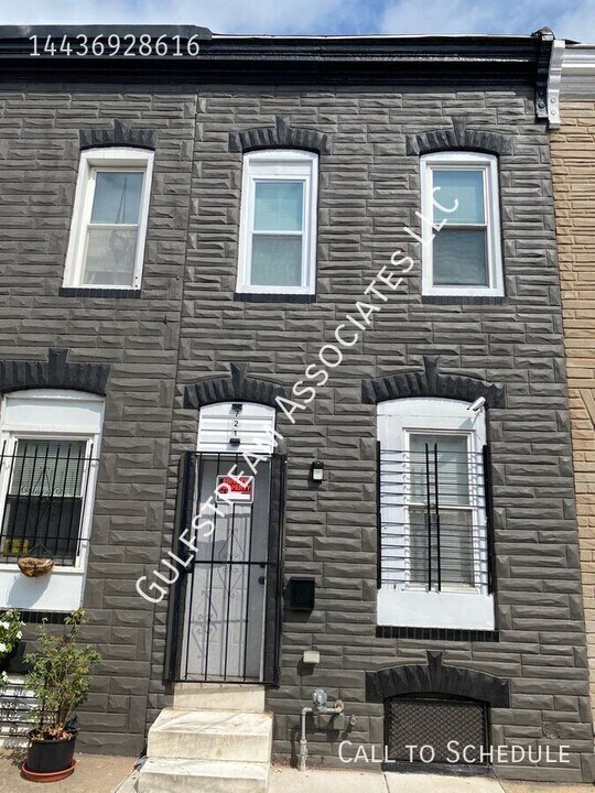 721 N Port St in Baltimore, MD - Building Photo