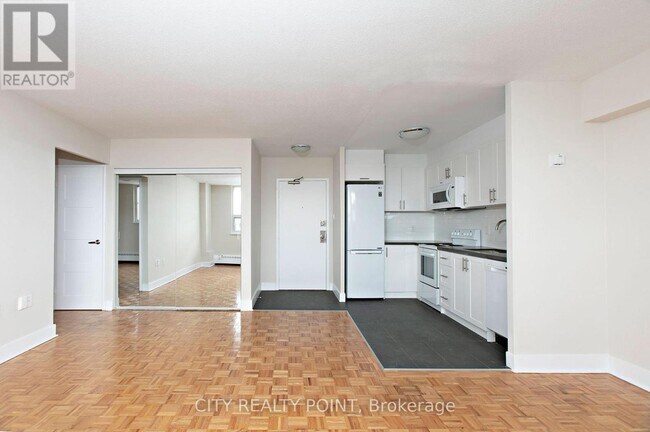 1500 Bathurst St in Toronto, ON - Building Photo - Building Photo