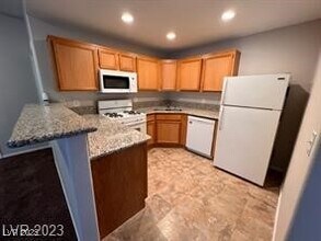 9470 Peace Way in Las Vegas, NV - Building Photo - Building Photo