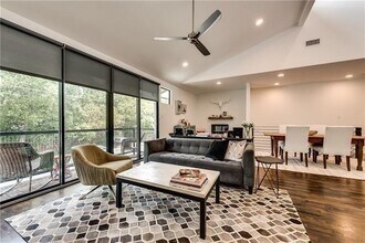 2222 N Prairie Ave in Dallas, TX - Building Photo - Building Photo
