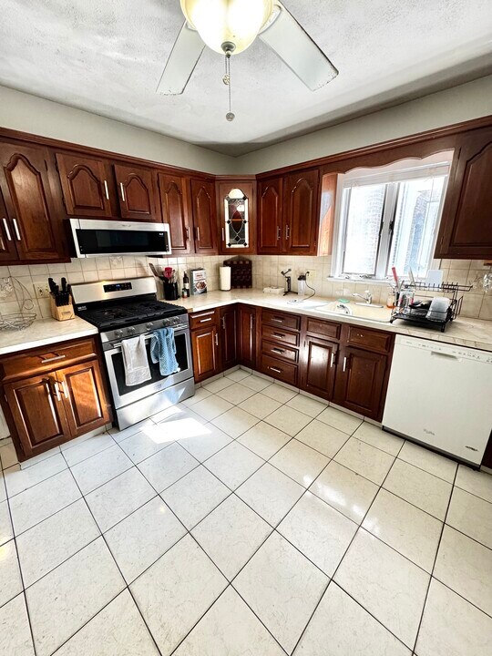 12 Litchfield St, Unit 1 in Boston, MA - Building Photo