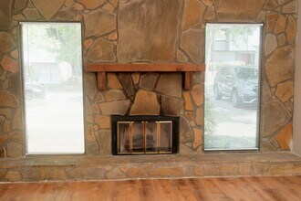 246 Toweridge Dr SW in Marietta, GA - Foto de edificio - Building Photo
