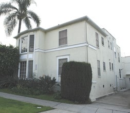 2075-2077 N Vermont Ave in Los Angeles, CA - Building Photo - Building Photo