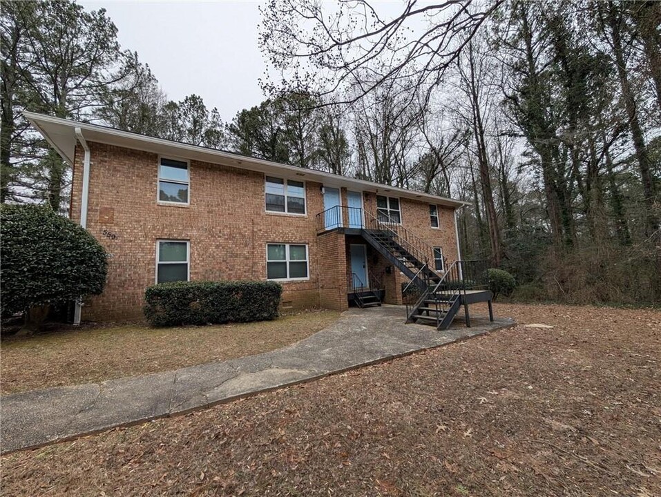 559 Evergreen Terrace in Forest Park, GA - Building Photo