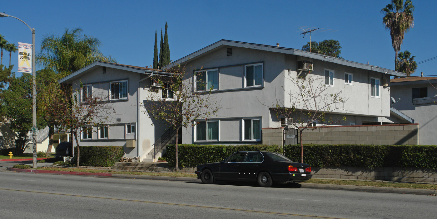 502-506 E Hurst St in Covina, CA - Building Photo