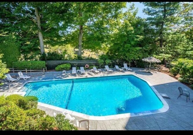 200 Ledgewood Dr in Stoneham, MA - Building Photo - Building Photo