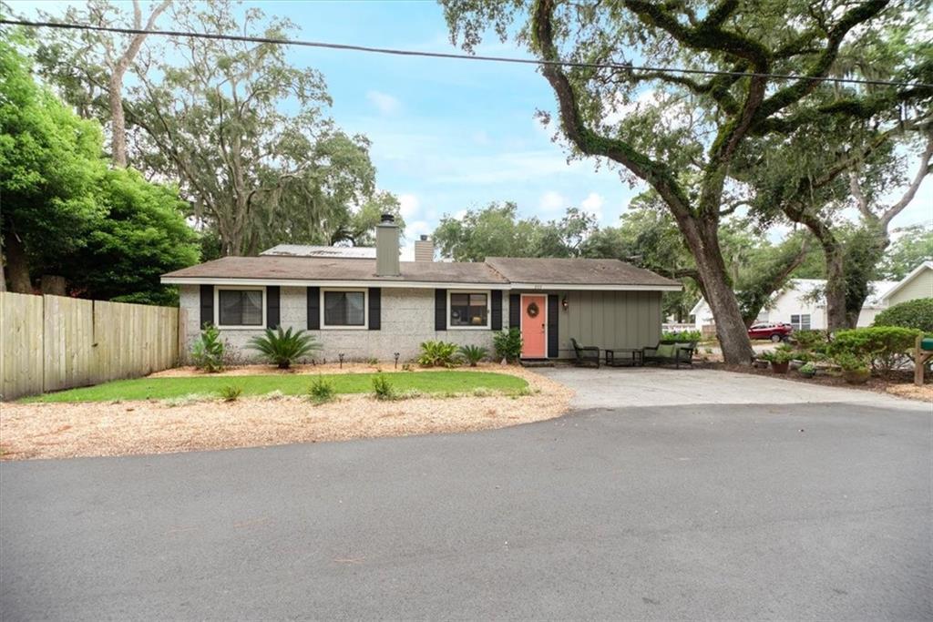 203 3rd Ave in St. Simons Island, GA - Foto de edificio