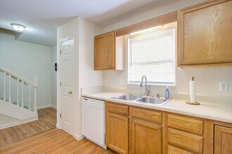 2244 Forest Acres Dr in Johnson City, TN - Building Photo - Building Photo
