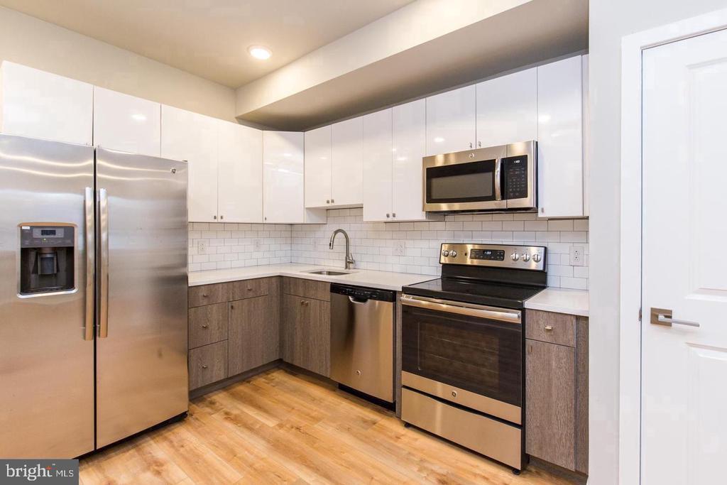 2553 N Front St in Philadelphia, PA - Building Photo