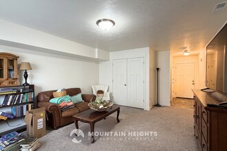 4198 W High Gallery Ct in Herriman, UT - Building Photo - Building Photo