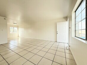 1142 S Eastman Ave-Unit -D in Los Angeles, CA - Building Photo - Building Photo