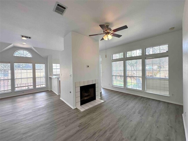 1812 Twisted Oak Dr in Leander, TX - Building Photo - Building Photo
