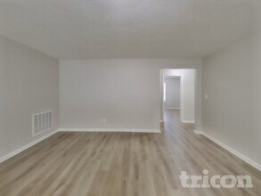 7925 Liberty School Ln in Indianapolis, IN - Building Photo - Building Photo