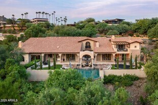 6050 N Paradise View Dr in Paradise Valley, AZ - Building Photo