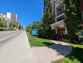 Legislative Estates Apartments in Edmonton, AB - Building Photo