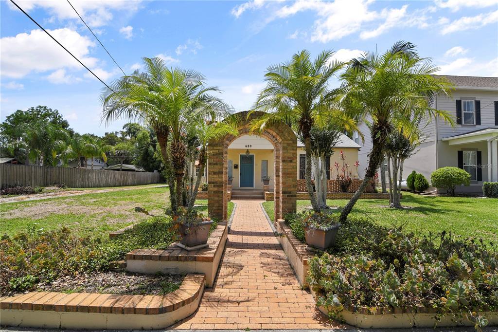 689 Overspin Dr in Winter Park, FL - Building Photo