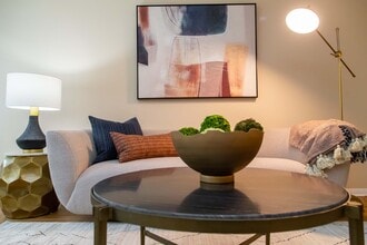 Windover in Knoxville, TN - Building Photo - Building Photo