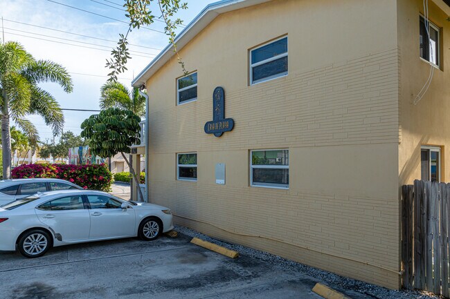 Casa De Playa in Lake Worth Beach, FL - Building Photo - Building Photo