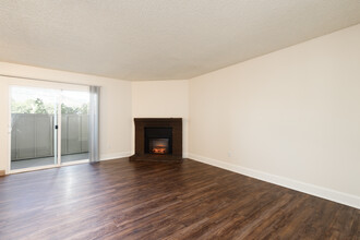 Cobblestone Ridge in Colorado Springs, CO - Foto de edificio - Interior Photo