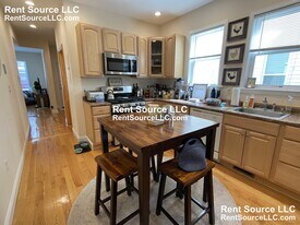 20 Radcliffe Rd, Unit 1 in Somerville, MA - Building Photo