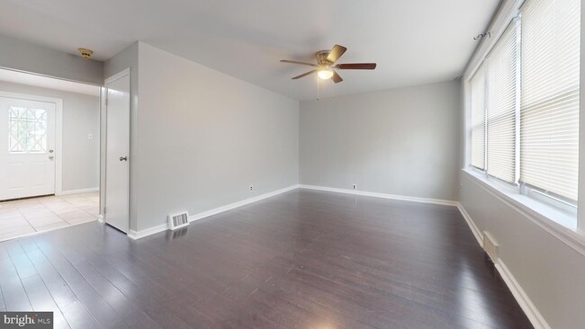 1625-1627 Rhawn St in Philadelphia, PA - Building Photo - Building Photo
